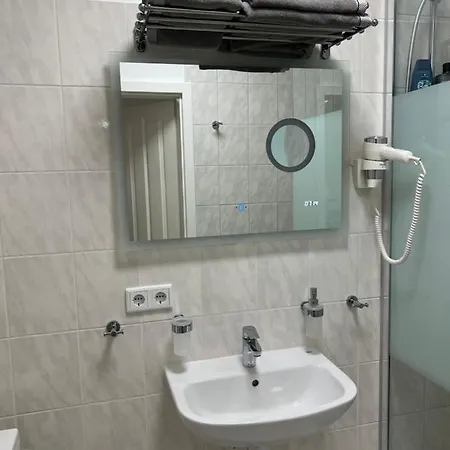 Souterrain Studio-apartment Lejlighed